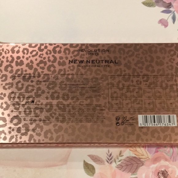 Revolution Pro New Neutral Blushed eye Palette - Picture 4 of 7